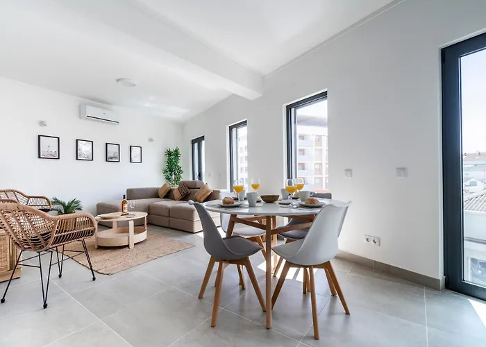 Casa Inglesa 2 * Портиман